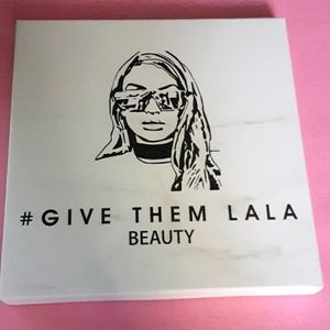 The  Grown  Woman Palette